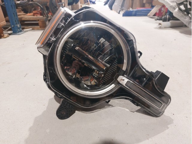Headlamp, RH (LED)